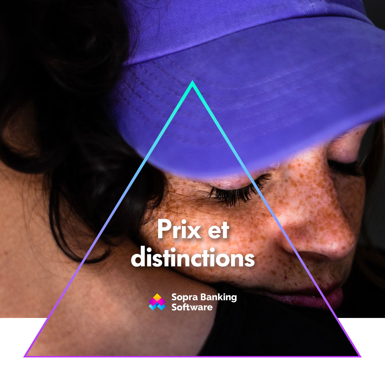 Une femme ferme les yeux et un triangle dans lequel est écrit